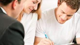 Signing a Car Finance Contract