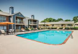 Image of Colonial Village at Hampton Glen in Glen Allen, VA