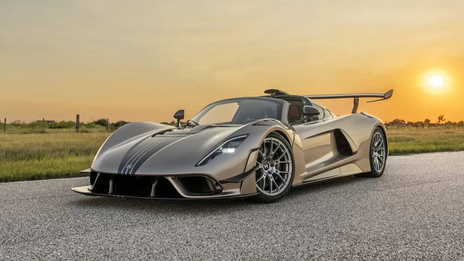 Leave it to Hennessey to Build A Crazy 6-Speed Manual 2,000 HP Hypercar