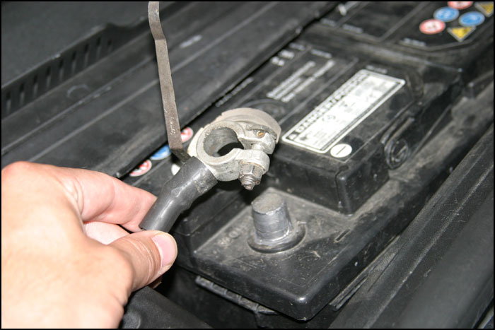 Audi A6 C5 How to Replace Fuel Pump - Audiworld jaguar wiring diagram color codes 