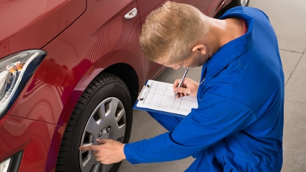 Proceso de inspección de preventa para un auto