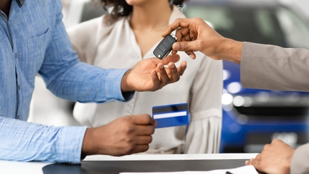 ¿Es mejor comprar un automóvil usado con mal crédito?