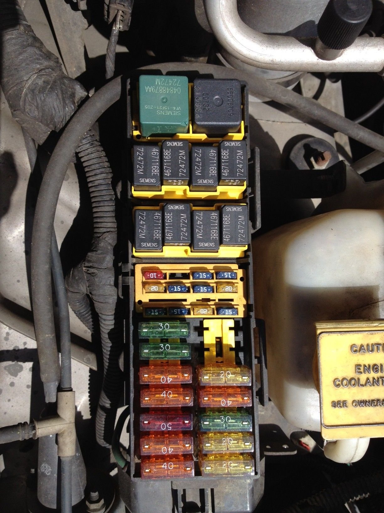 Jeep Grand Cherokee WJ 1999 to 2004 Fuse Box Diagram ... 01 grand cherokee fuse box diagram 