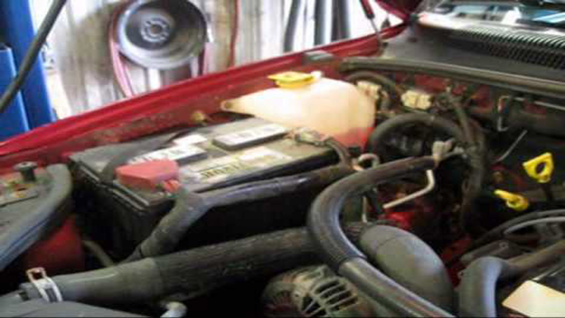 Jeep Grand Cherokee 19992004 How to Replace Battery