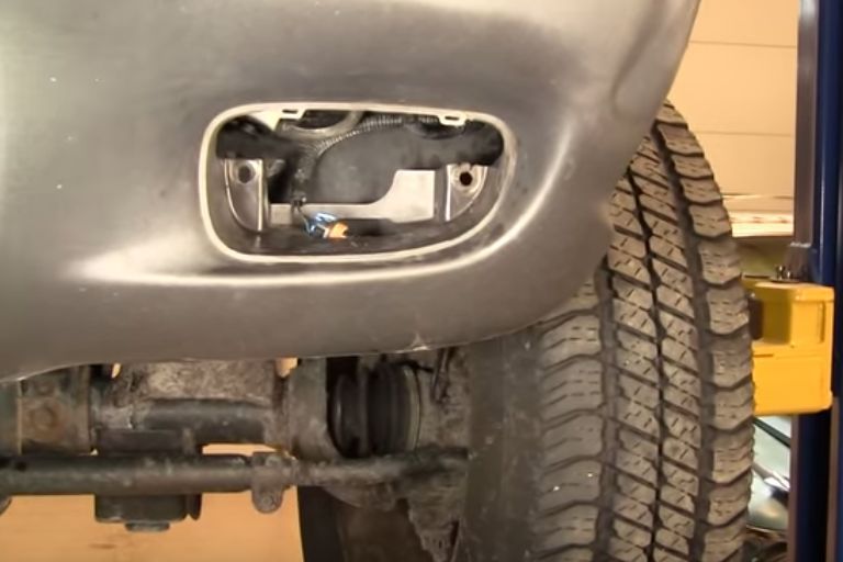 Jeep Grand Cherokee 19992004 How to Replace OEM Fog Lights with