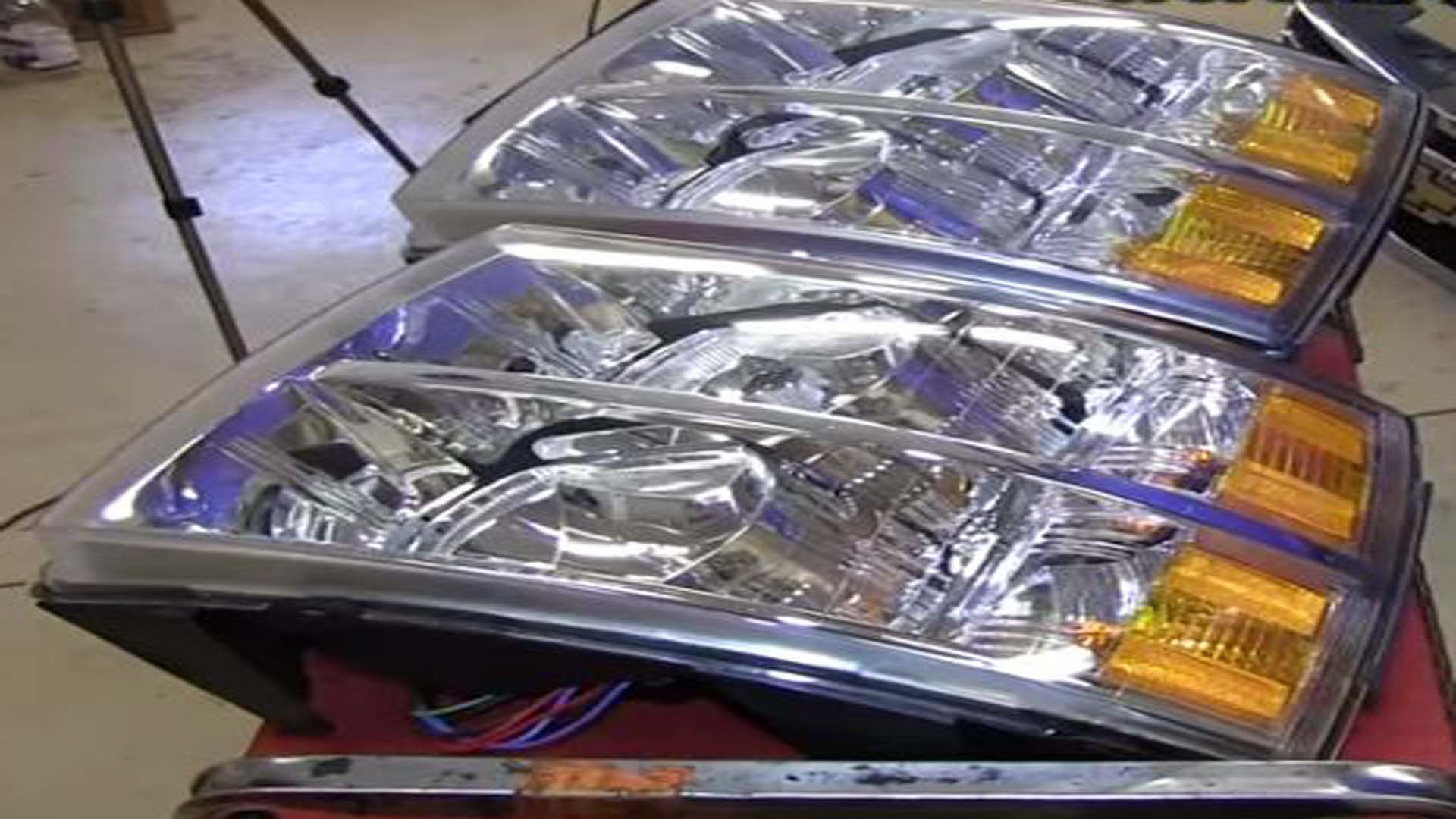 Chevrolet Silverado 2007-2013: How to Replace Headlight Bulb and