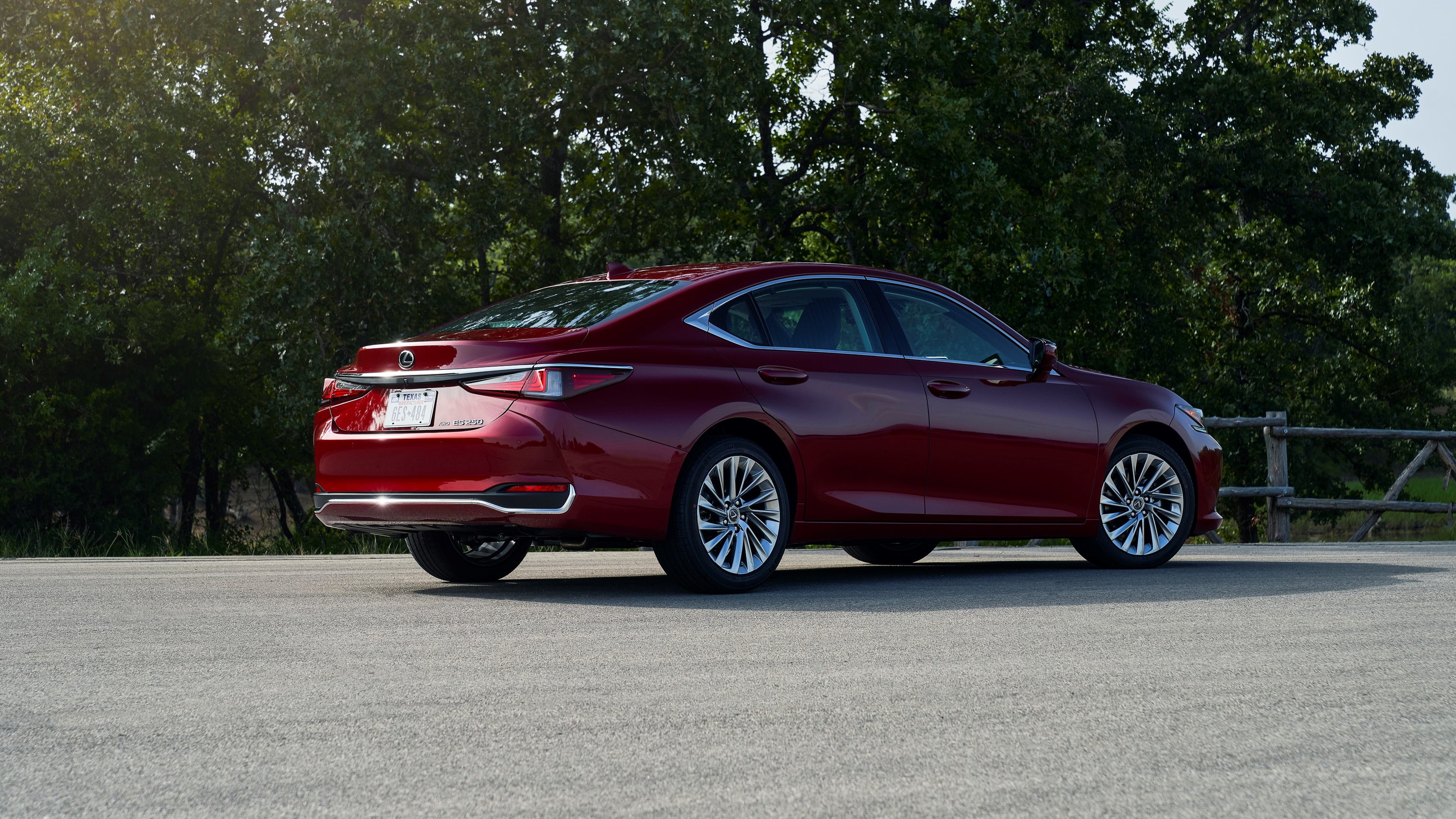 Lexus ES 250 AWD Pros and Cons to Consider Clublexus