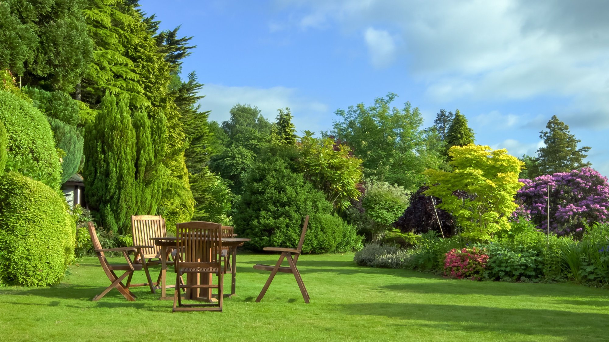 How to Restore Outdoor Teak Furniture