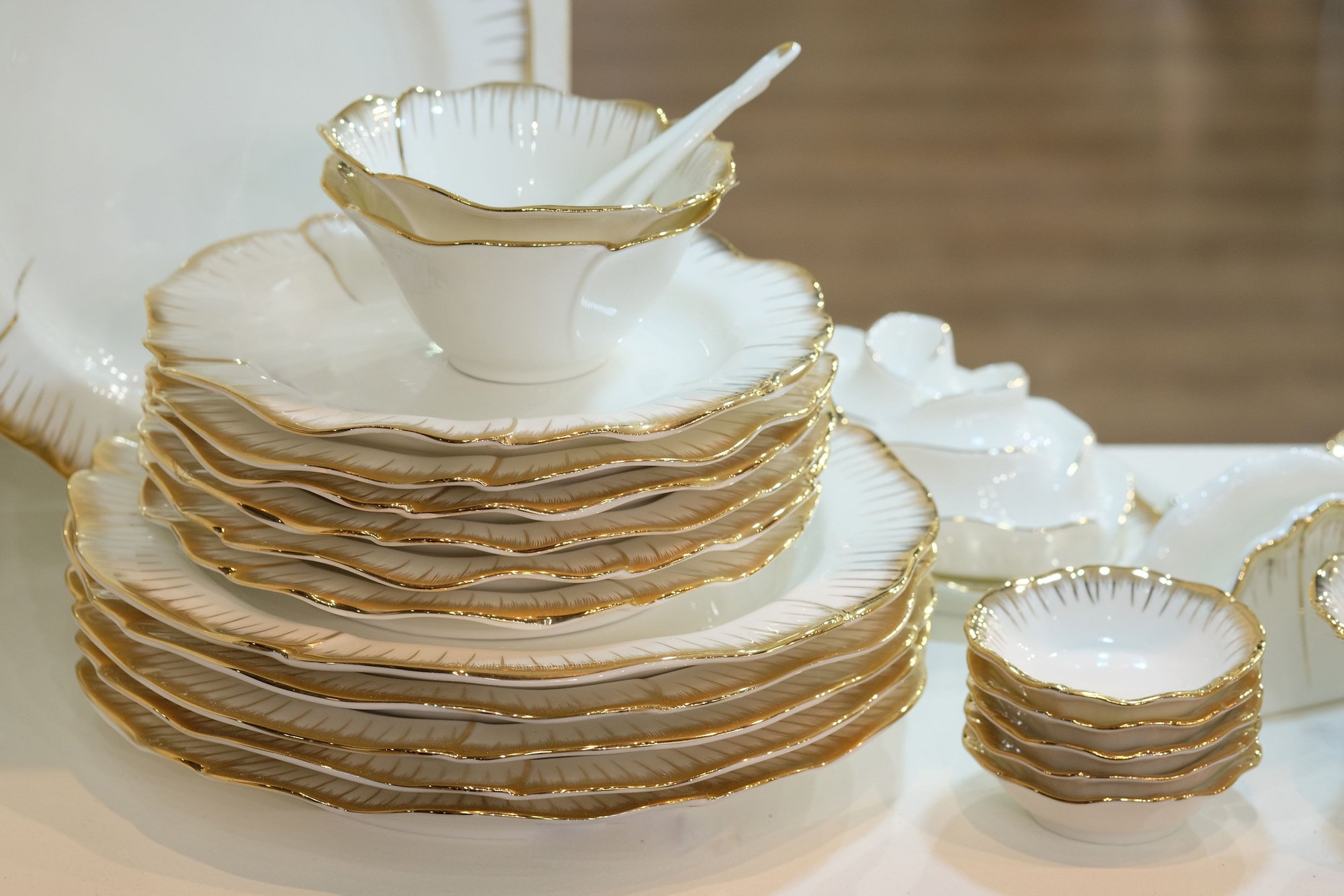 How to Clean Fine China