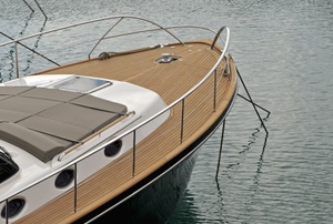 the front of a boat