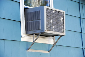 A window AC unit.