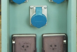 rv power plug with multiple sockets