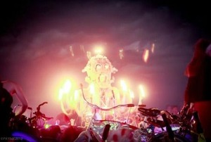 Flaming octopus art car. Photo by Steve Payne.