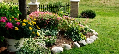 How To Install Plastic Landscape Edging In 5 Steps Doityourself How To Install Plastic Landscape Edging In 5 Steps