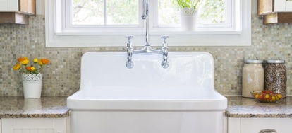 How To Repair A Kitchen Sink Sprayer That Leaks Doityourself A Broken Kitchen Sink Sprayer Is Clearly An Eyesore For Anyone S Can Be Fixed In Two Ways By Repairing It Or