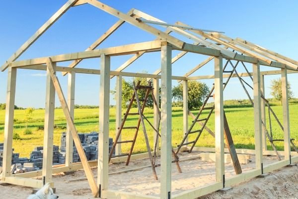 Build a Backyard Playhouse With as few Cuts as Possible