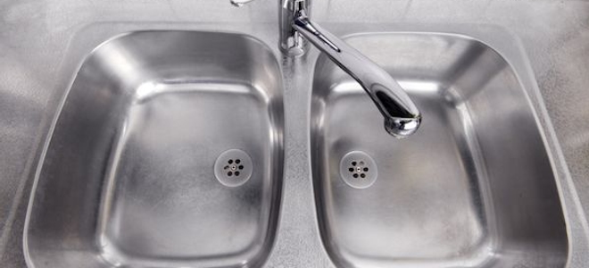 Guide To Removing Hard Water Stains On Stainless Steel Sinks