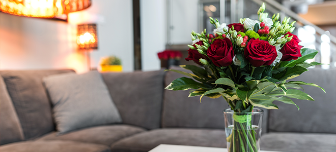 A vase of red roses