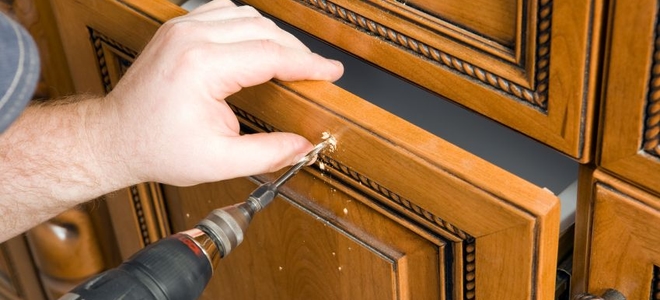 Adjust A Lazy Susan Cabinet In 5 Steps Doityourself Com