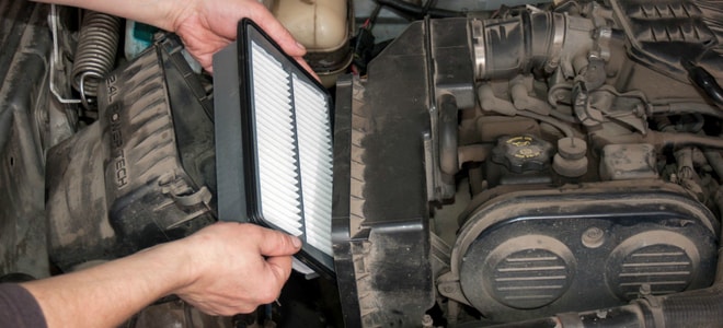 How to Tell if Your Car Air Filter Needs Changing | DoItYourself.com