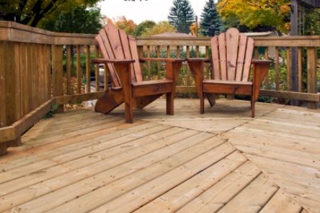 Applying Spar Varnish on Outdoor Furniture | DoItYourself.com