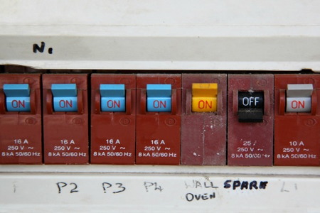 How to Replace a Circuit Breaker Fuse | DoItYourself.com fuse distribution box main switch 