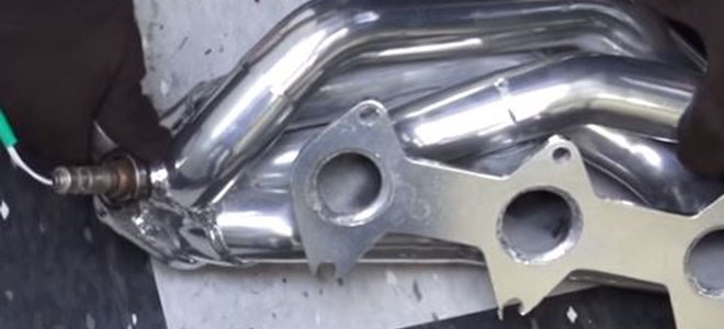 2 Tips For Cleaning An Exhaust Manifold Doityourself Com