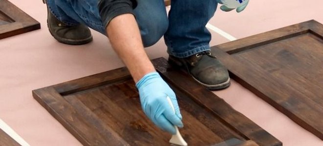 staining cabinet doors