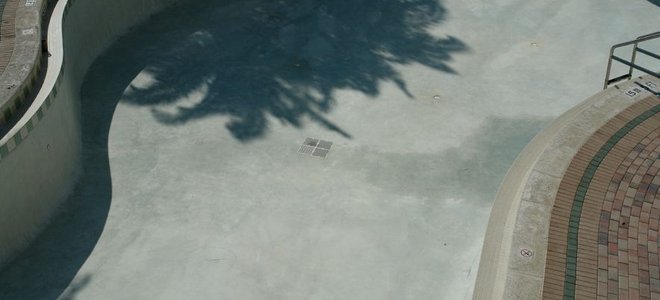 an empty concrete pool