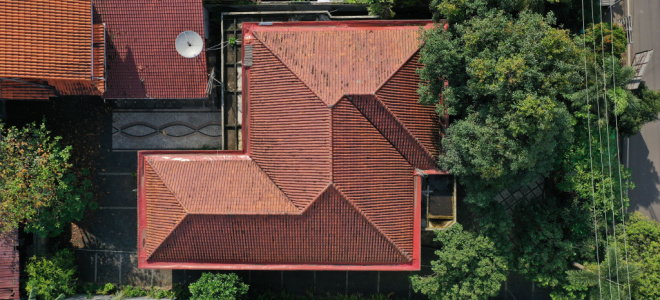 roof with clean shingles