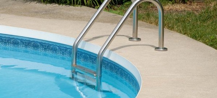 How To Clean Concrete Pool Decks Doityourself Com
