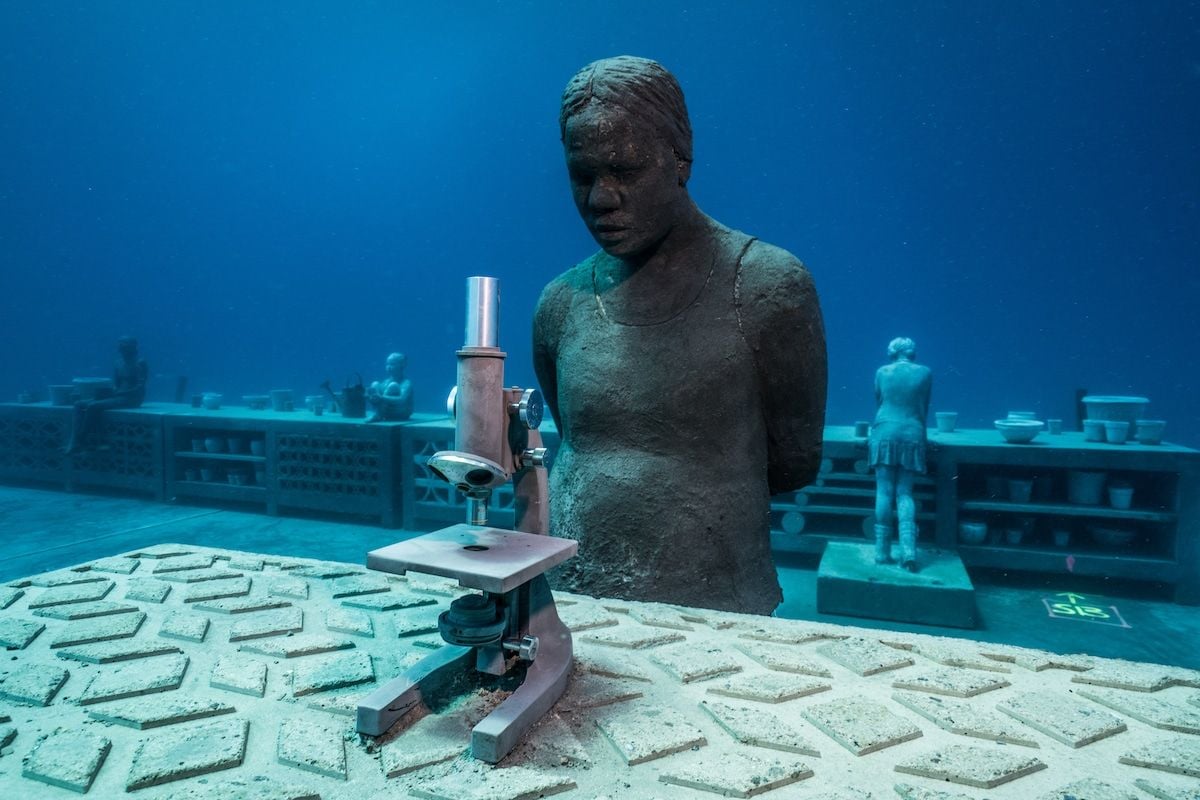 Haunting sculptures found in Jason deCaires Taylor's 