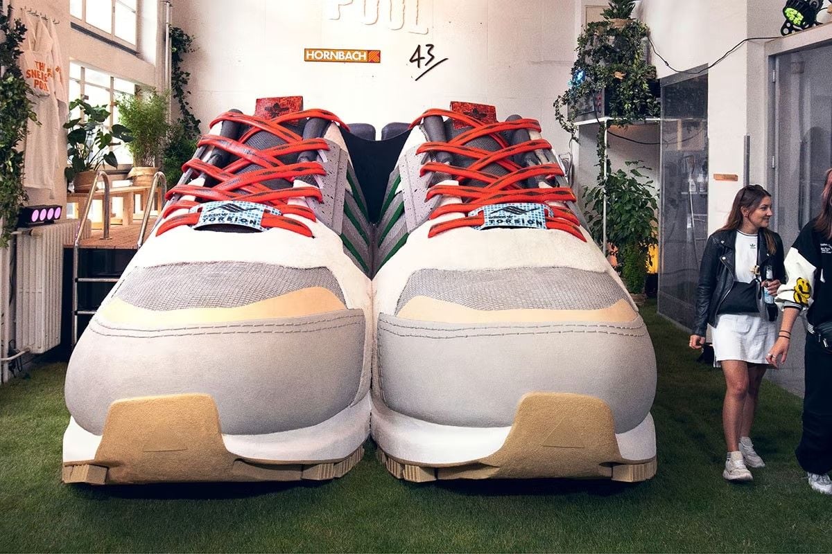 Full front view of the completed Hornbach Sneaker Pool, as featured during Berlin Premium Fashion Week 2022.