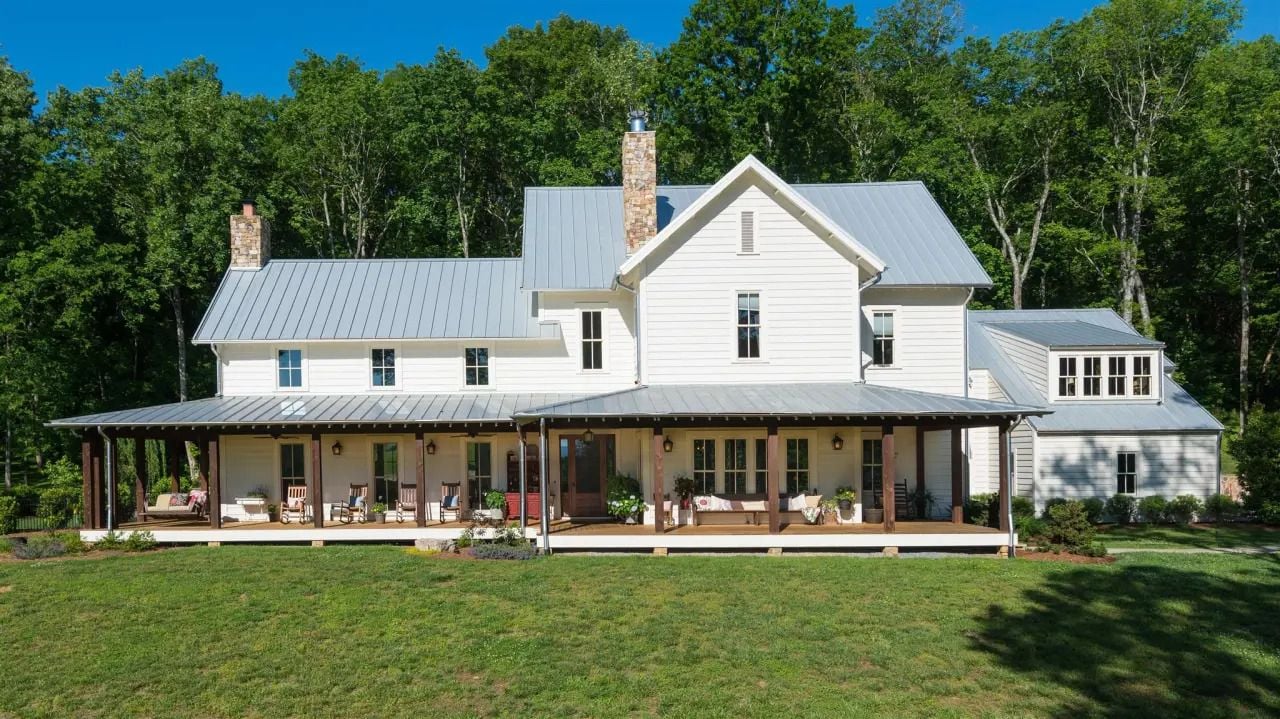 Full view of Miley Cyrus' recently-sold Nashville ranch.