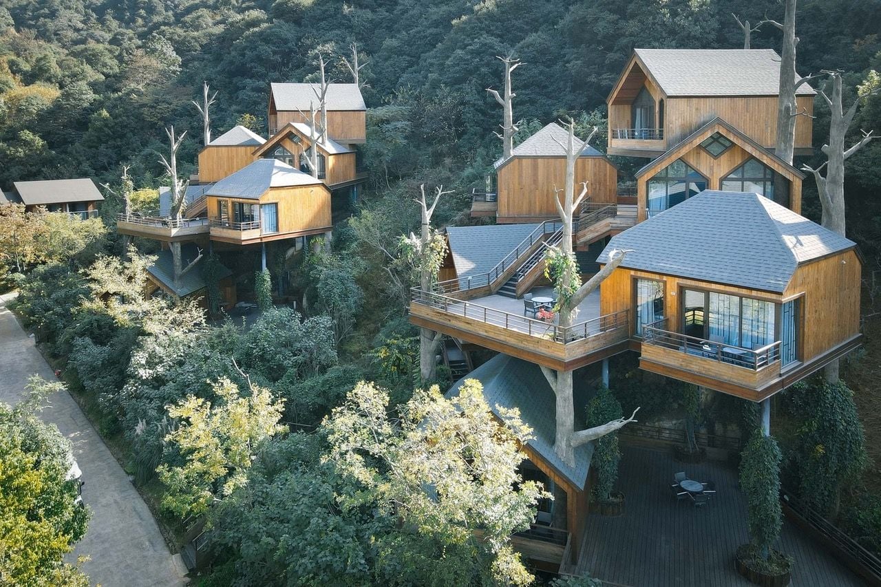 Stacked Treehouse Cabins at China's Xiaoshan Xianghu Resort, designed by WH Studio. 