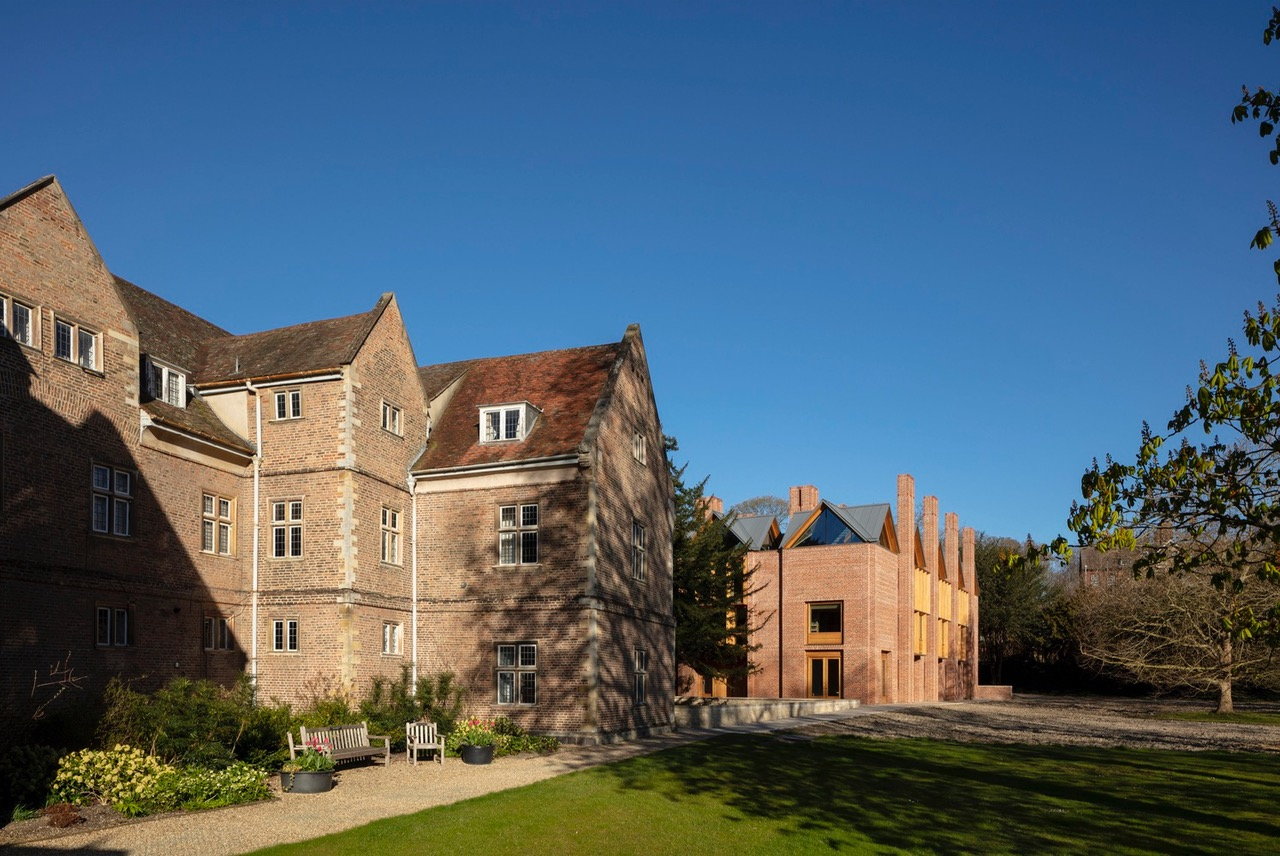 Níall McLaughlin Architects Wins the 2022 RIBA Prize for Magdalene College Library in Cambridge