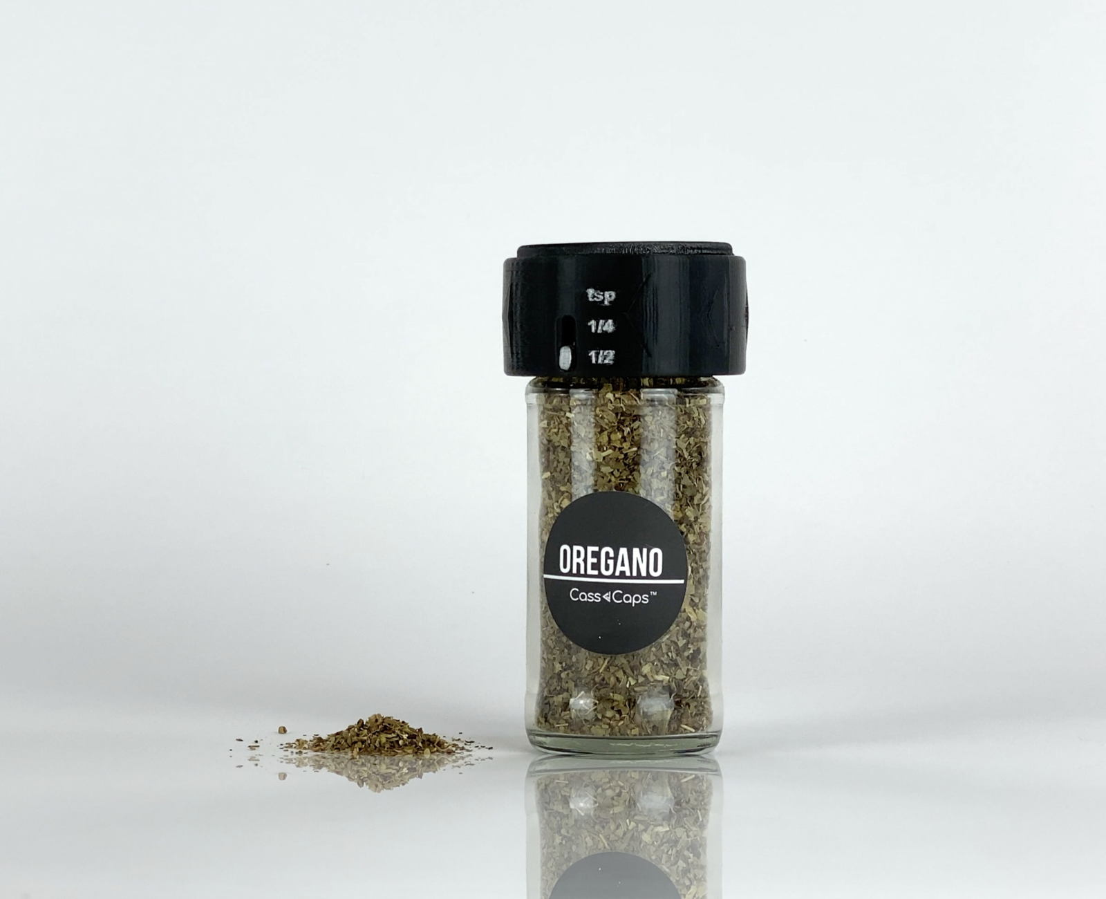 The CassCaps measuring lid makes adding the perfect amounts of spice to your meals a total snap. 