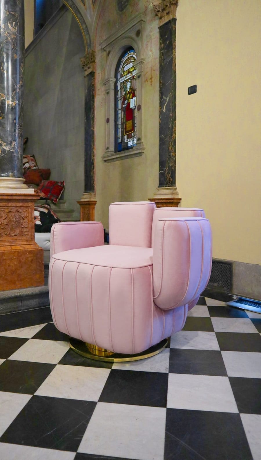 CHROMATIK HOUSE armchair by HOMMÉS Studio, as featured at Milan Design Week 2022.