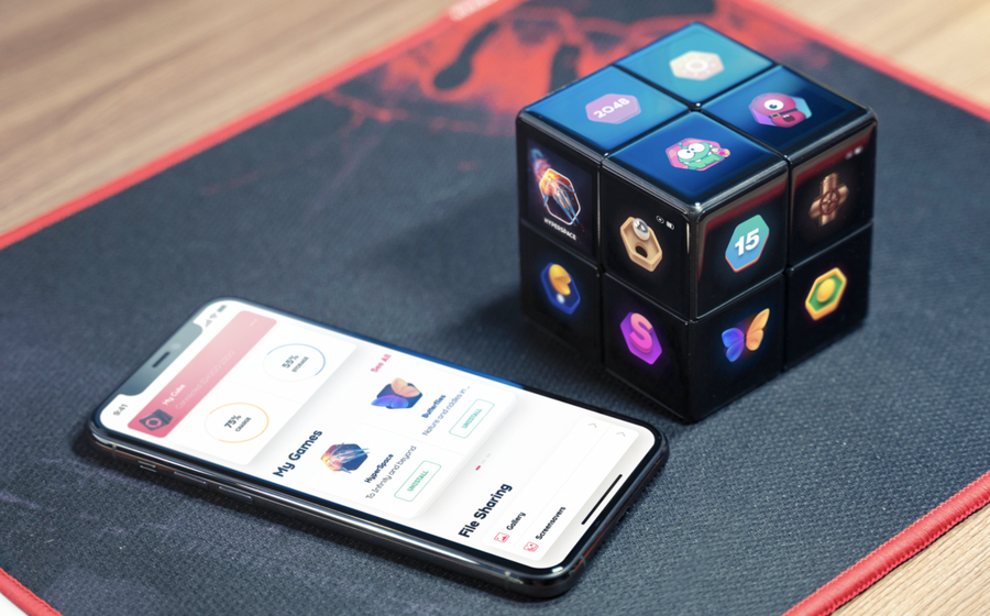 The WowCube works in tandem with a smartphone app to give you access to all the content you could ever want. 