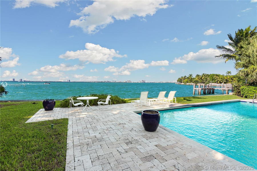 The swimming pool outside Cindy Crawford's new Miami Beach mansion boasts an impressive view of Biscayne Bay. 