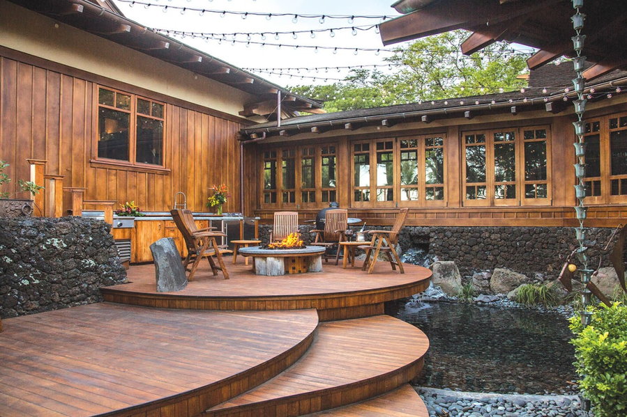 Photo of a serene outdoor courtyard in Jeff Bezos' $78 Million Hawaiian Estate.
