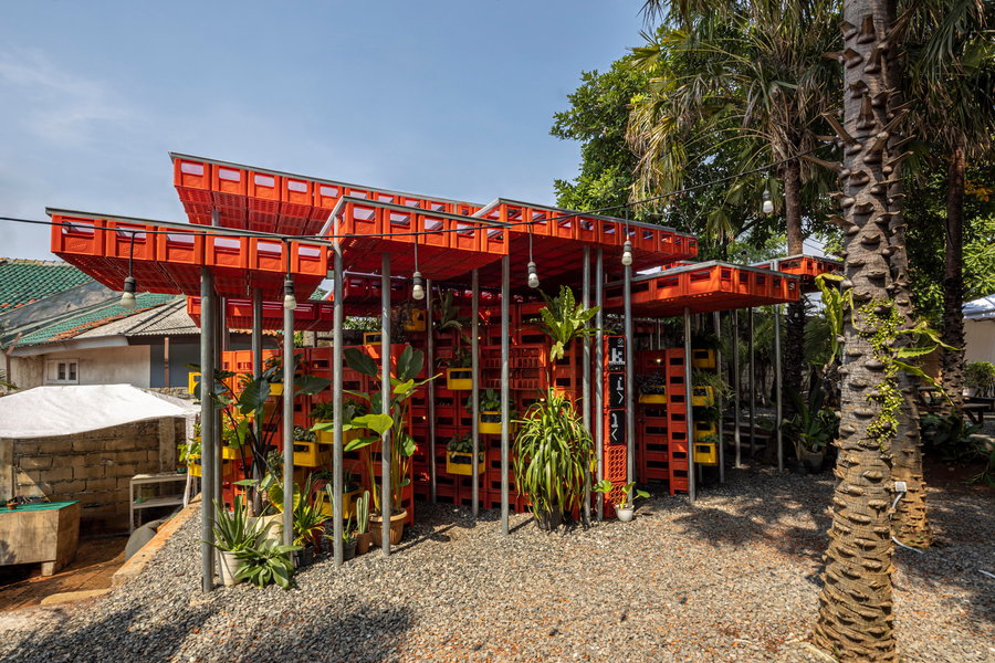 The modular Kotakrat Pavilion from Parisauli Arsitek Studio, made entirely out of reused plastic crates.