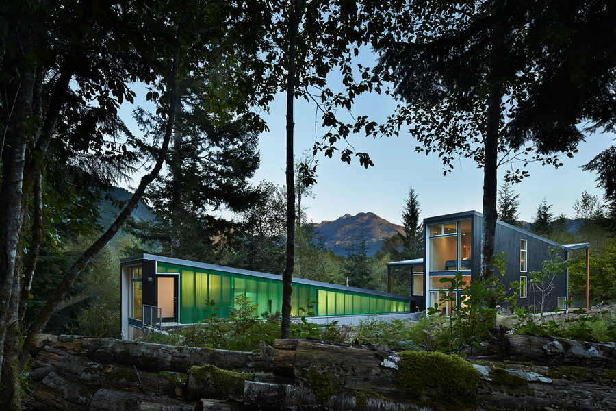 Northern Washington's Bear Run Cabin is a lot more modern than your average log structure.