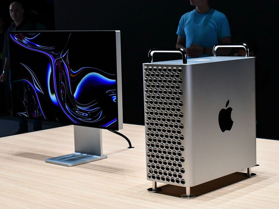 Mac Pro and iMac Pro, side by side