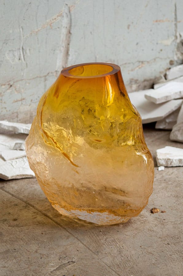 Vase baked in bread by artist Bruno Baietto for his project 
