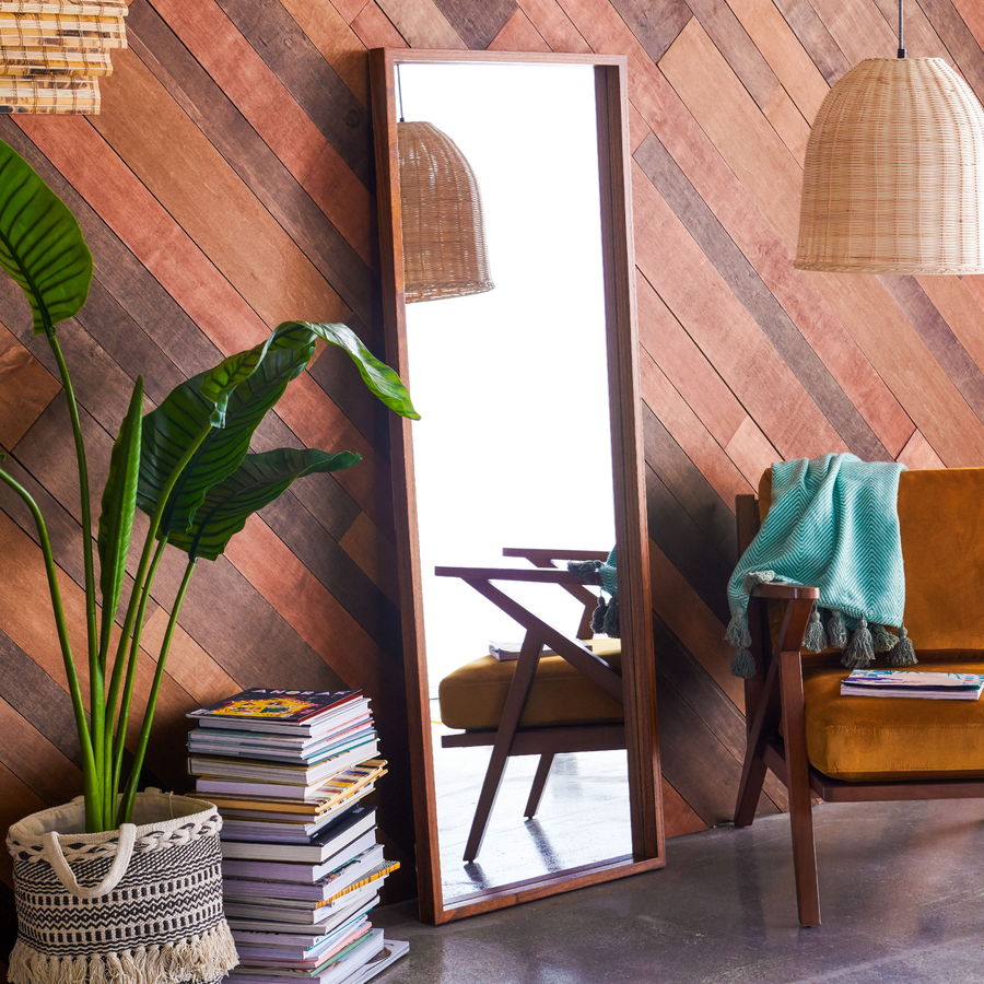 Wood leaner mirror feature in Drew Barrymore's 
