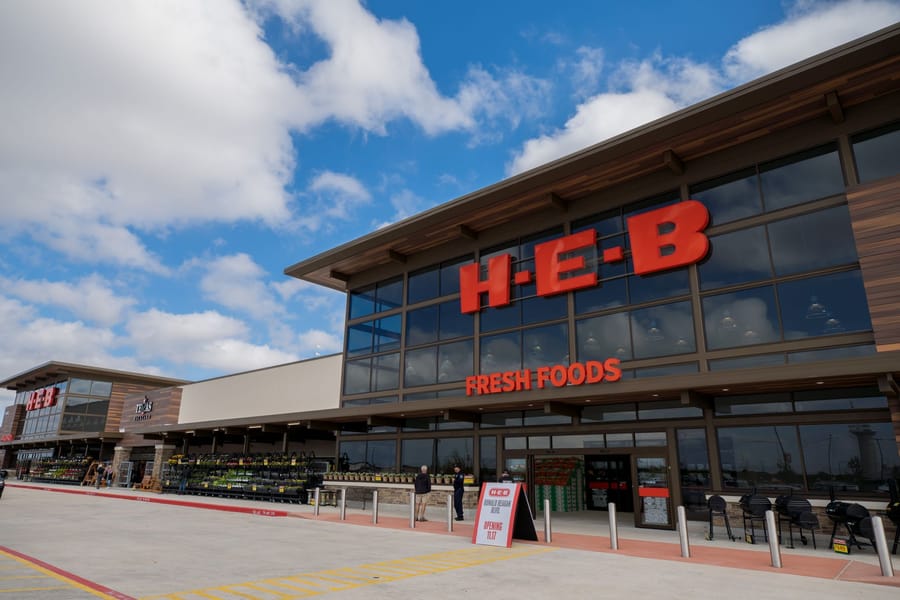 Exterior view of a Texas H-E-B grocery store.