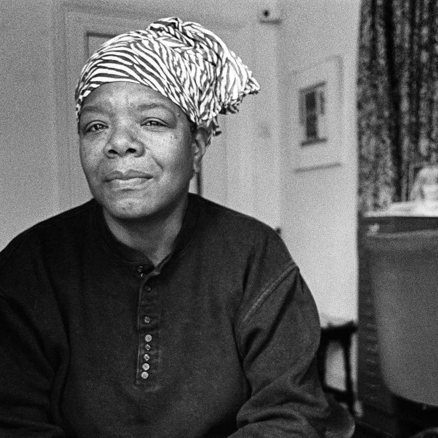 Black-and-white photo of iconic U.S. poet Maya Angelou.