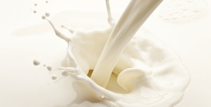 almond milk vs skim milk calories