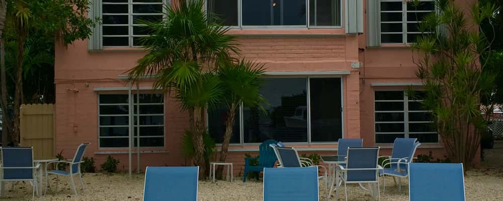 This is the outside common area for our Dolphin Building Guests. This building has 2 guest rooms and 2 apartments. Waterviews and a dock.
Check out our website www.captainpips.com to see individual rooms.